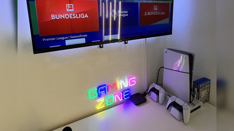 Gaming-Zone mit PS5 und Sky