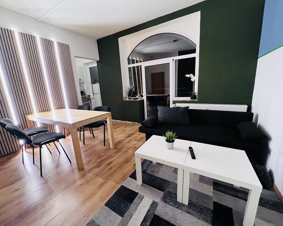 Living, apartamentul 15
